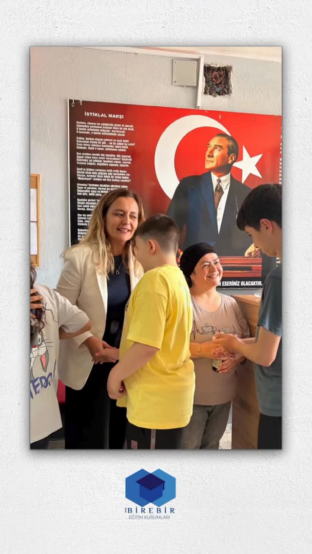 Bugün Birebir Eğitim Kurumları’nda bayramın sıcaklığı hissedildi 🌙 
Öğretmenlerimiz ve öğrencilerimizle birlikte bayramlaştık ✨