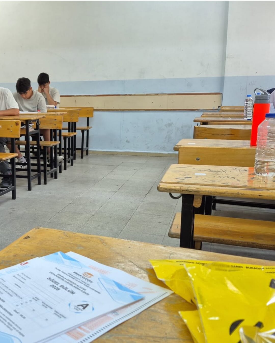 LGS yalnızca bilgi değil, aynı zamanda deneyim sınavıdır.

Öğrencilerimiz bugün gerçek sınav saatinde, sınava girecekleri okullarda prova sınavına katılarak sınav günü yaşayacakları atmosferi önceden 