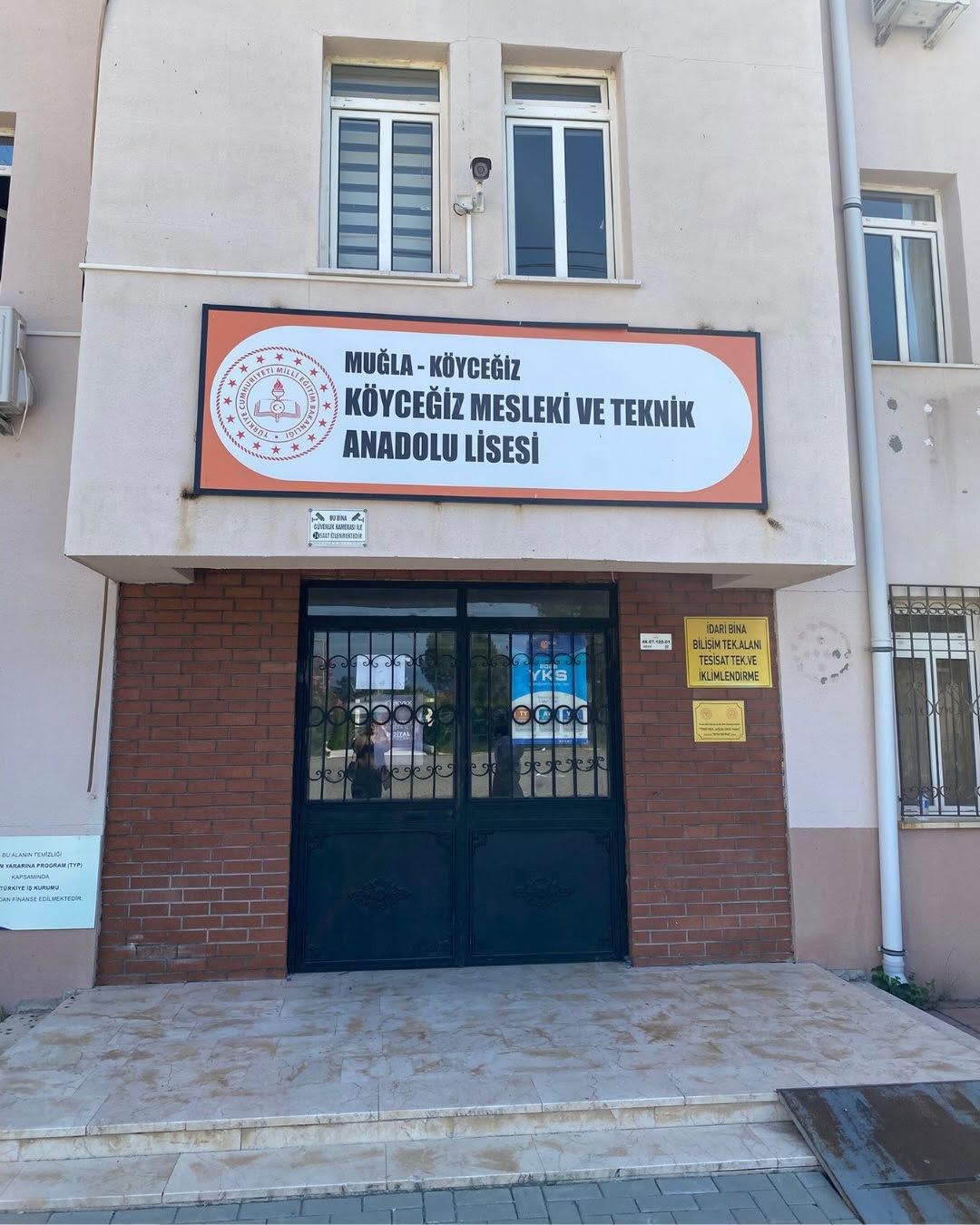 LGS yalnızca bilgi değil, aynı zamanda deneyim sınavıdır.

Öğrencilerimiz bugün gerçek sınav saatinde, sınava girecekleri okullarda prova sınavına katılarak sınav günü yaşayacakları atmosferi önceden 